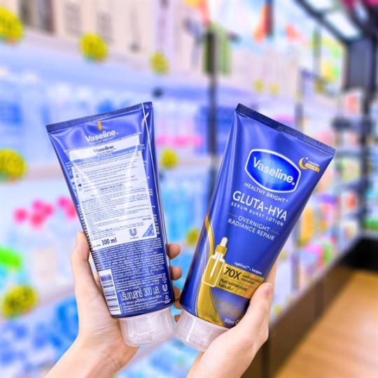 Dưỡng Thể Vaseline Gluta-Hya Overnight Radiance Repair 70X