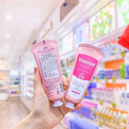 Kem Dưỡng Tay Vaseline 24h Deep Moisture 60ml