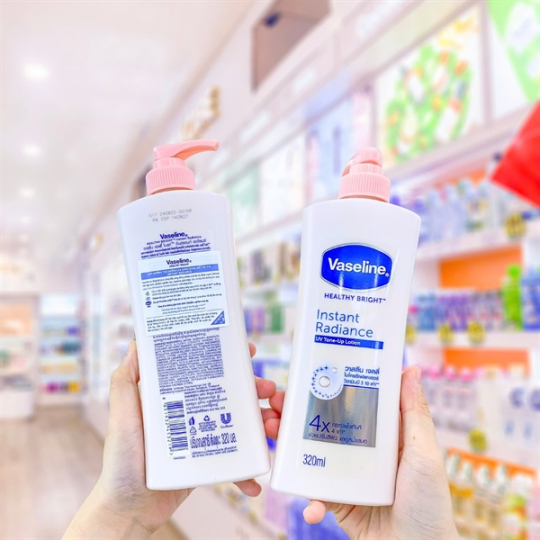 Sữa Dưỡng Thể Vaseline Dưỡng Sáng Da Rạng Rỡ 350ml